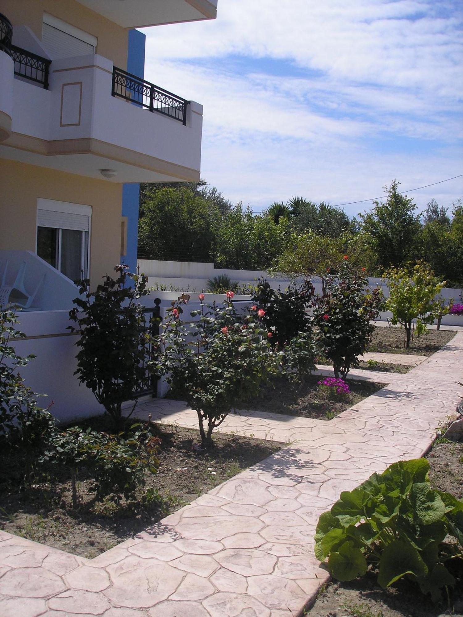 פליראקי Nephele Apartments מראה חיצוני תמונה