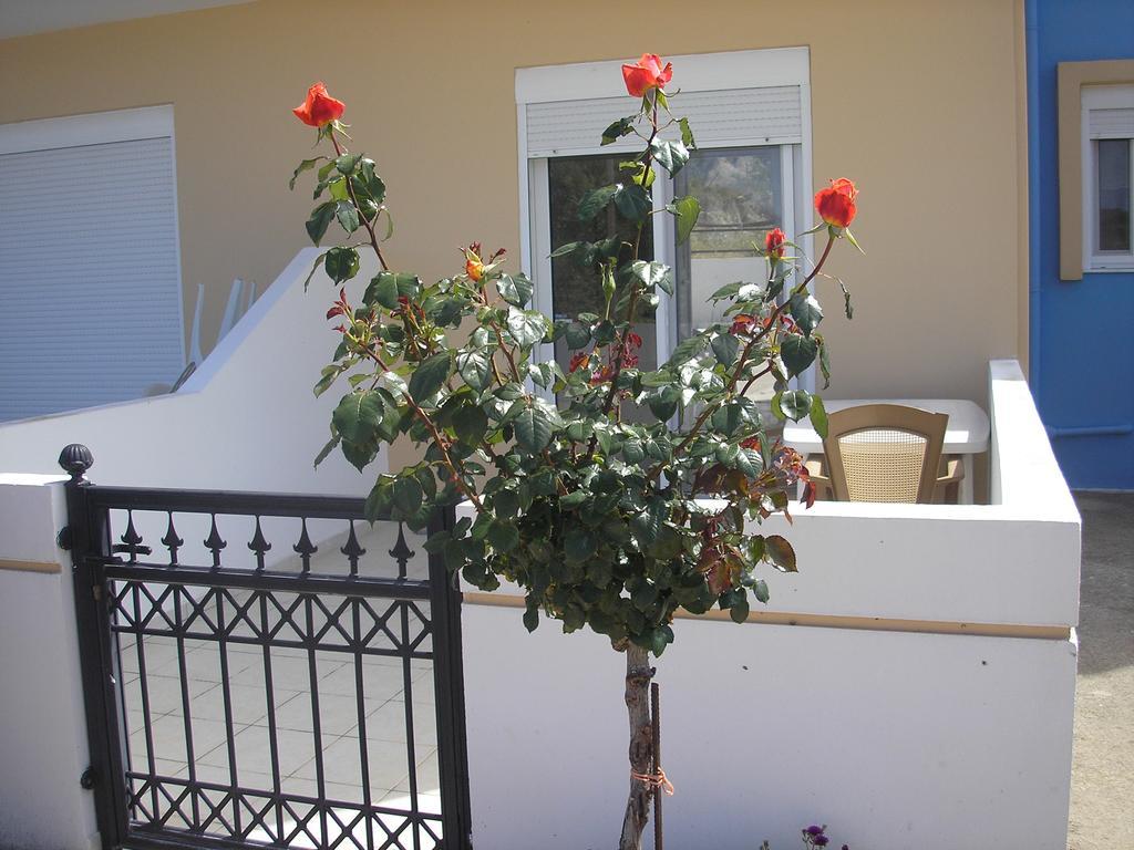 פליראקי Nephele Apartments מראה חיצוני תמונה
