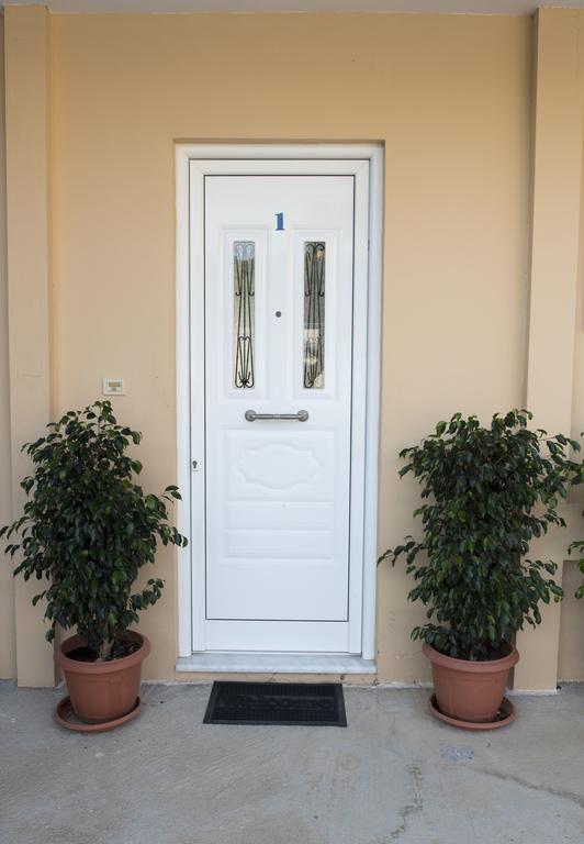 פליראקי Nephele Apartments מראה חיצוני תמונה