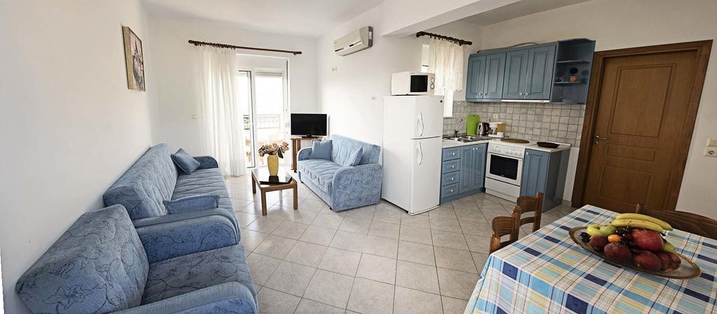 פליראקי Nephele Apartments מראה חיצוני תמונה