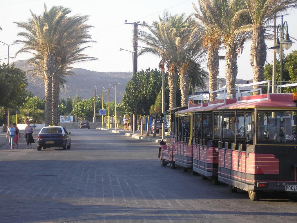 פליראקי Nephele Apartments מראה חיצוני תמונה