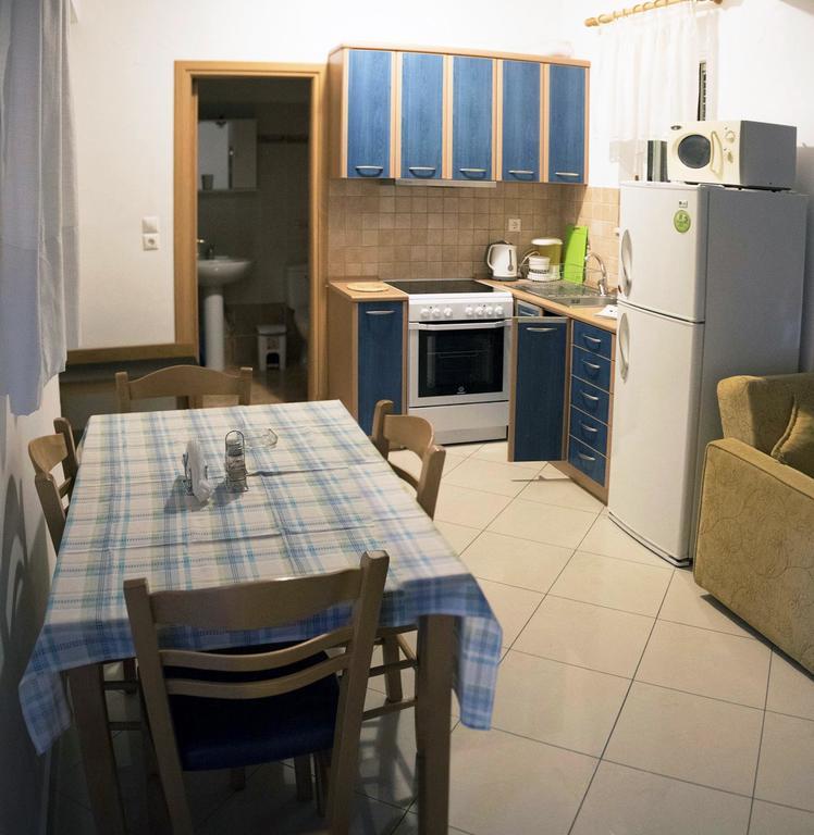 פליראקי Nephele Apartments מראה חיצוני תמונה