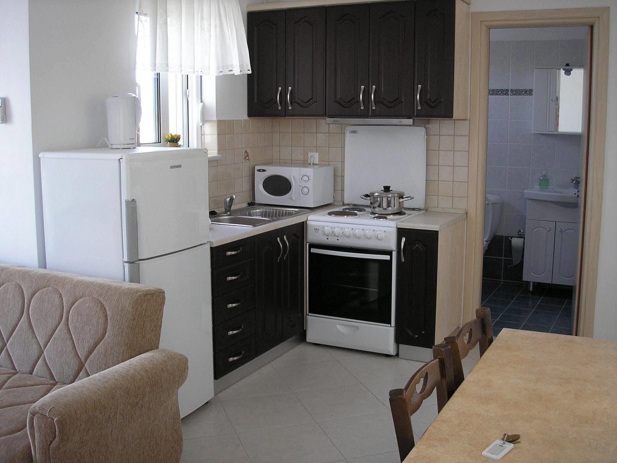 פליראקי Nephele Apartments מראה חיצוני תמונה