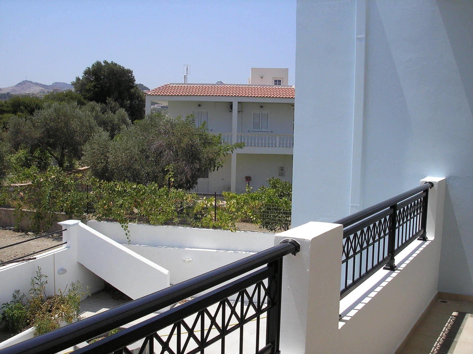פליראקי Nephele Apartments מראה חיצוני תמונה