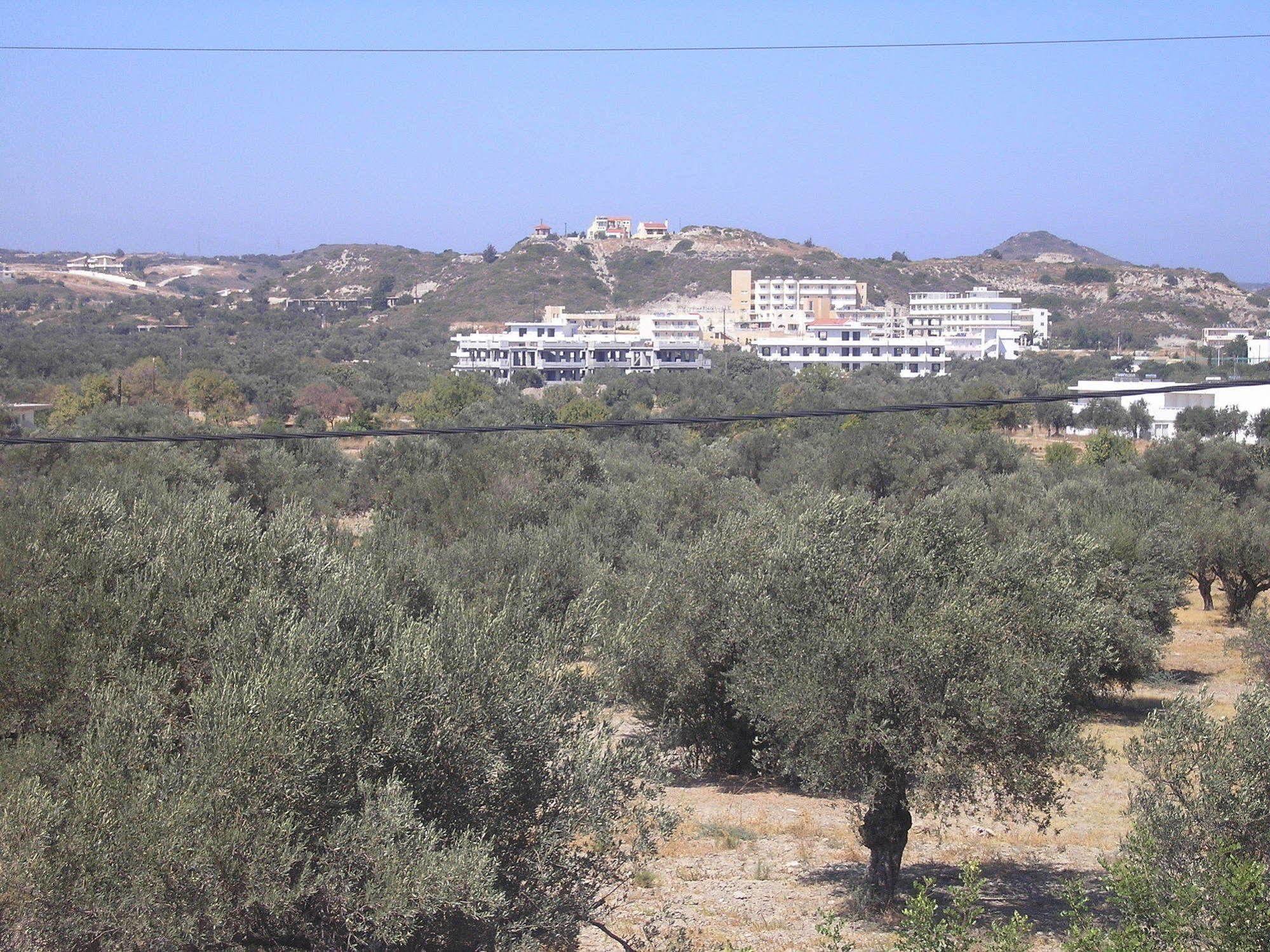 פליראקי Nephele Apartments מראה חיצוני תמונה